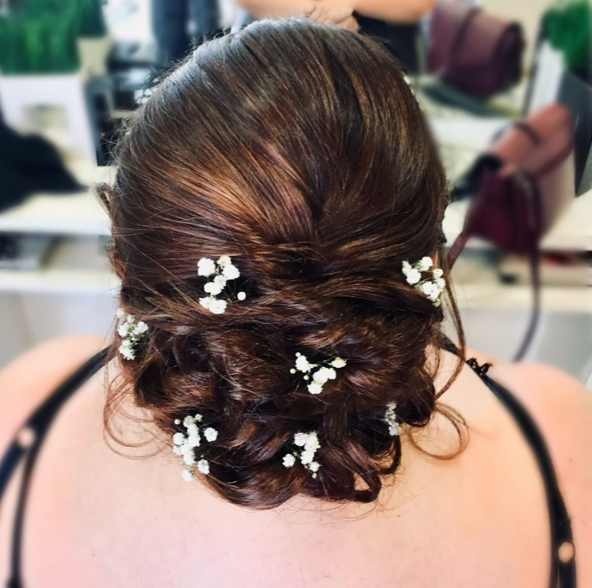 Chignon fleuri pour mariage
